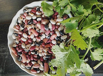 Limpia los frijoles de la manera correcta con esta técnica