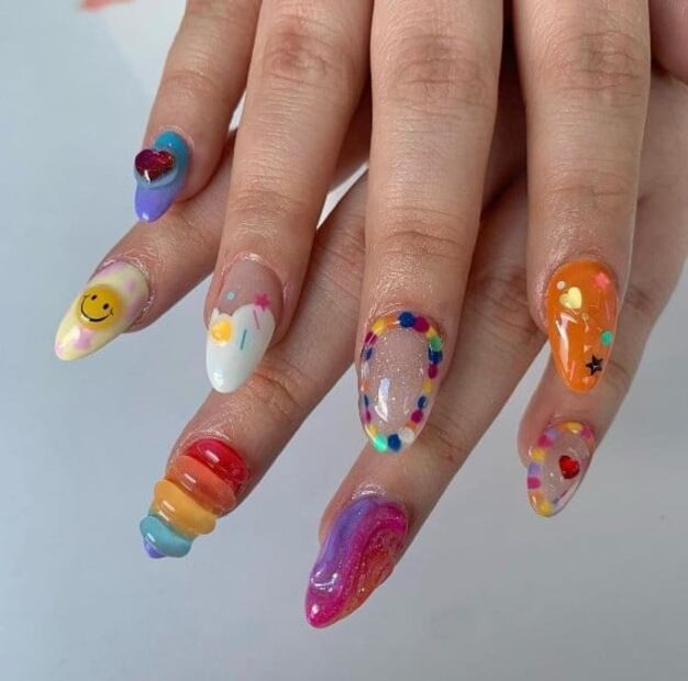 Diseños de uñas 3D que serán la tendencia más original en 2022 