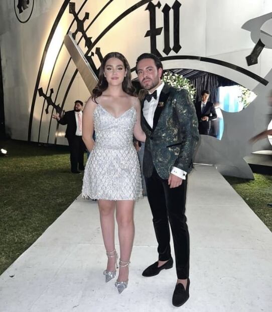 Amamos los zapatos de Cenicienta de Emily, hija del Canelo Álvarez