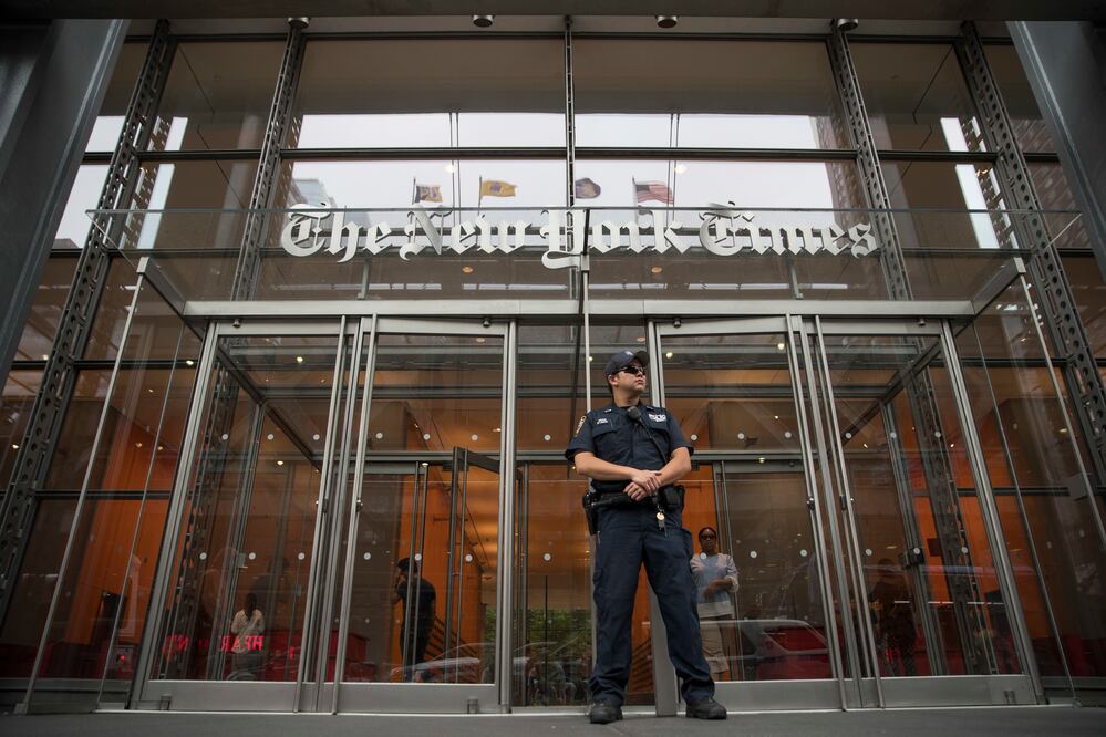 Oficinas de The New York Times son resguardadas por la policía tras el tiroteo en un periódico de Annapolis, Maryland (Foto: AFP)