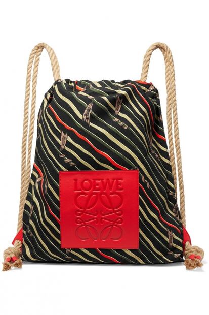 Vuelve el tie-dye, el estampado icónico de los años 70