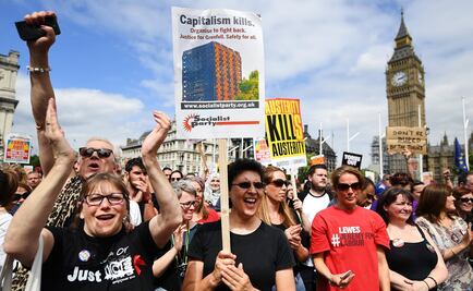 Miles de personas se manifiestan en Londres contra austeridad