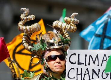 Thousands block London roads to demand action on climate change