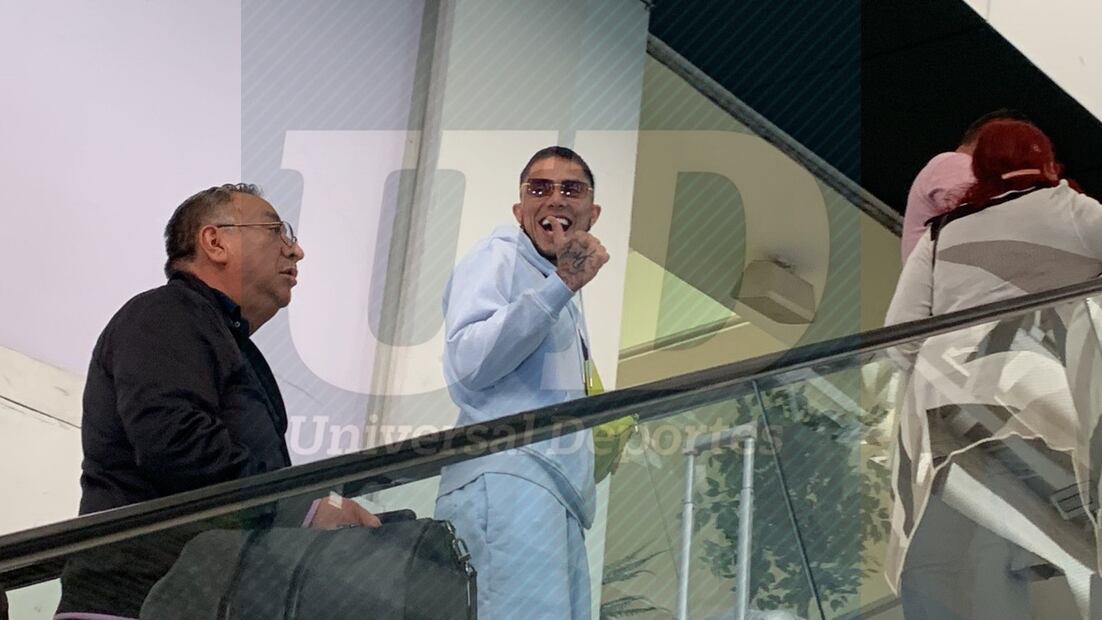 Carlos Salcedo en el aeropuerto