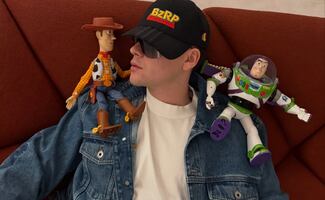 Bizarrap se suma al doblaje de "Toy Story 5" junto a Bad Bunny