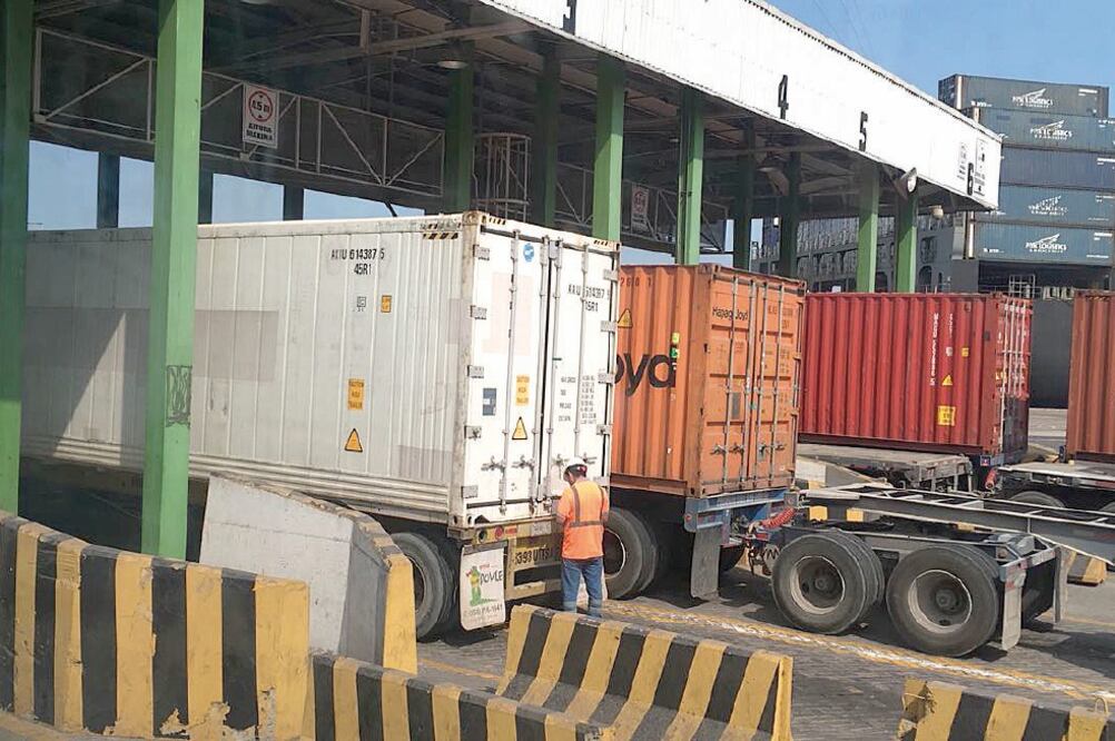 Empresas de seis estados son beneficiadas con el plan que acelera la salida de contenedores del Puerto de Manzanillo. Foto: IVETTE SALDAÑA