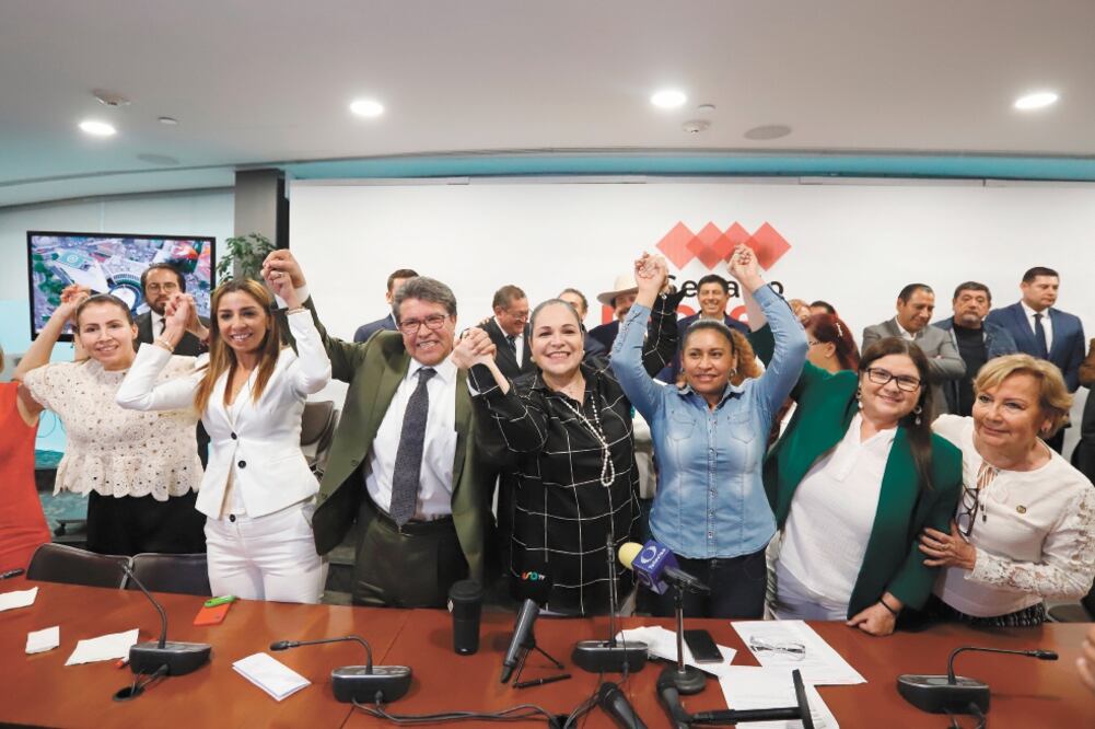 Ricardo Monreal recabó 44 de 59 firmas de senadores de Morena para ratificar a Mónica Fernández como su candidata a presidir la Cámara Alta. Foto: ARCHIVO EL UNIVERSAL