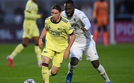 Joya mexicana anota triplete con el Arsenal de Inglaterra