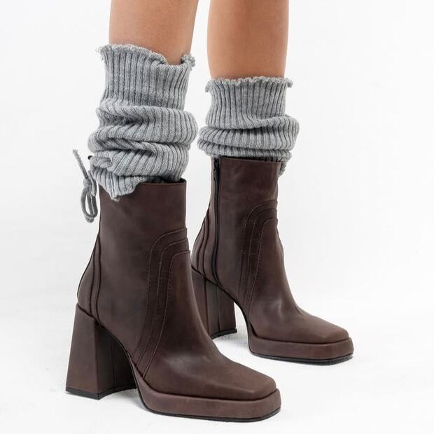 Los botines de piel son representativos del estilo boho. Foto: Instagram @baltikashoes