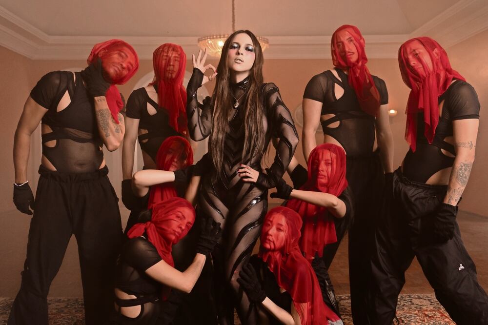 La intérprete afirma que su nuevo video muestra influencias de Merlina, Tim Burton, “Thriller ” y Guillermo del Toro, así como de ella misma. Foto: Liliana Estrada
