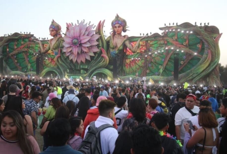 El EDC 2023 se inaugura con la DJ Mariana BO y su poder femenino