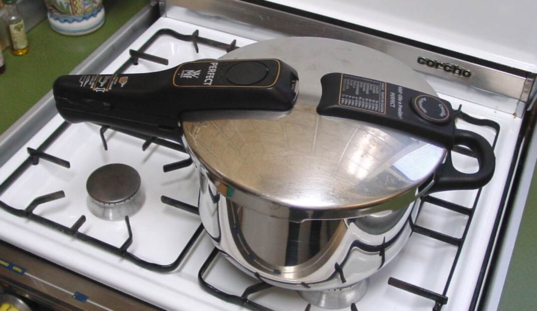 El tiempo de vida de tu olla express dependerá de tus hábitos de uso. Foto: Wikimedia