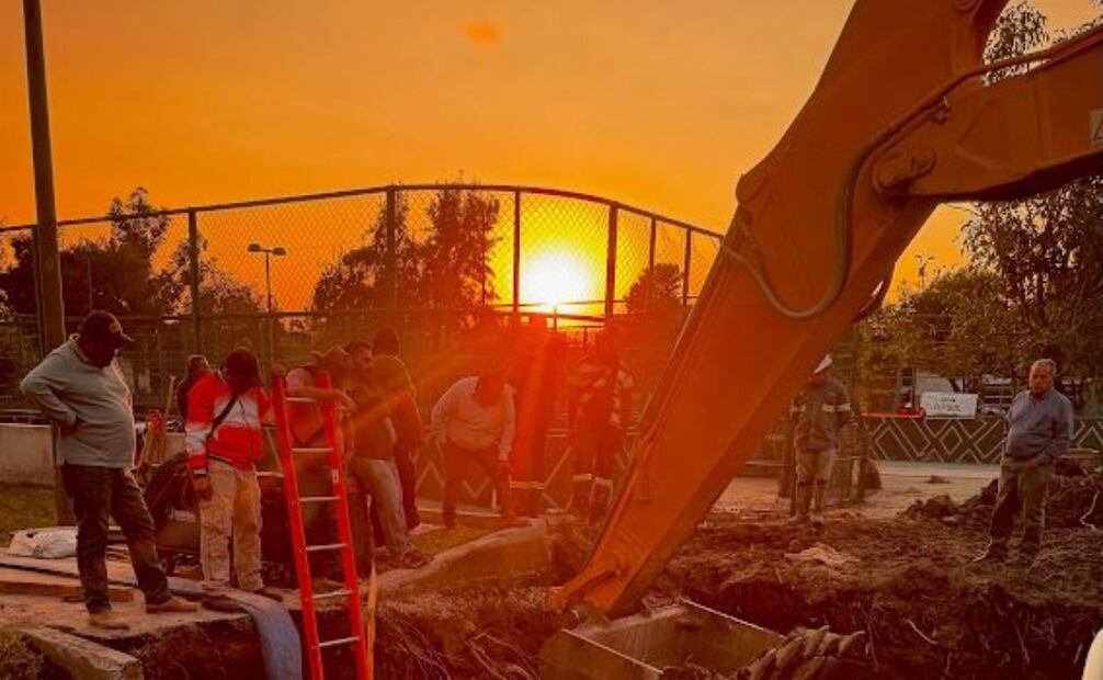 En un comunicado, la dependencia atribuyó esta fuga a que en la zona existe una falla geológica transversal.
Foto: Especial.