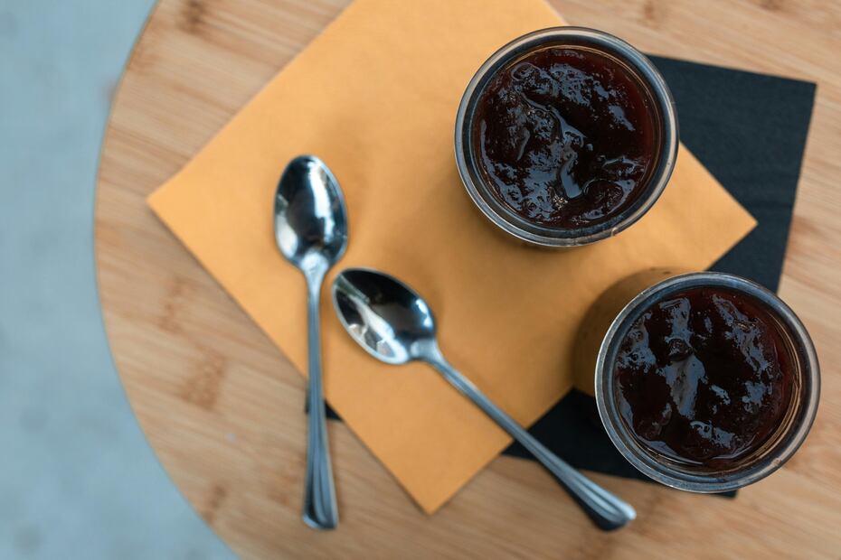 Desde aguas frescas hasta mermeladas artesanales se pueden hacer con el zapote negro. Foto: Pexels / RDNE Stock project