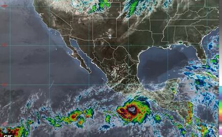 Huracán Agatha se intensifica a categoría 2, reporta Protección Civil