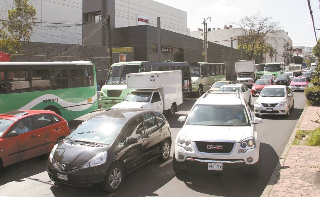 La SSC sugirió a los conductores que si les arrojan huevos a sus autos, no detengan la marcha puesto que son vulnerables a un robo. Foto: Archivo/ El Universal.