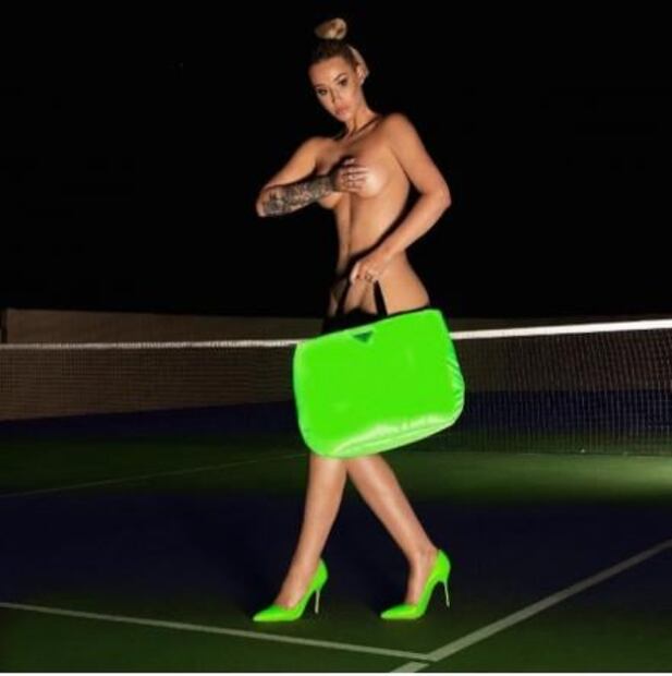 Iggy Azalea comparte fotos desnuda y luego las borra