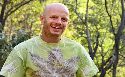 Facundo reta a la censura y aparece completamente desnudo en las redes sociales