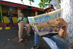 Cepeda y De la Espriella elevan insultos durante segunda vuelta; Colombia se centra en polarización de ideologías