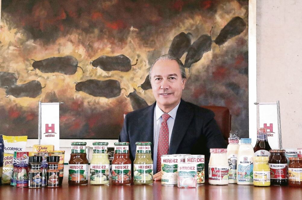 Héctor Hernández-Pons asegura que buscan nuevas alianzas o acuerdos con empresas para distribuir sus productos en el extranjero, en un momento clave en el que los productos mexicanos están de moda (ALEJANDRO ACOSTA. EL UNIVERSAL)