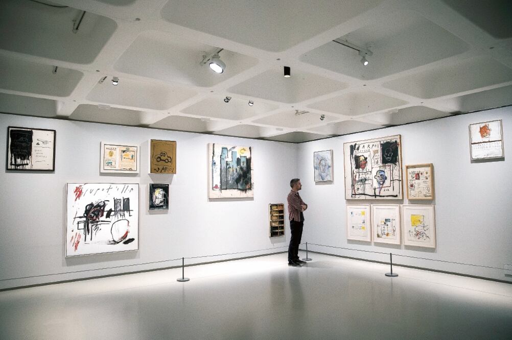 La muestra da cuenta del proceso de Basquiat quien comenzó usando el pincel como arma de denuncia en los muros. (FOTOS: CORTESÍA CENTRO DE ARTE BARBICAN)