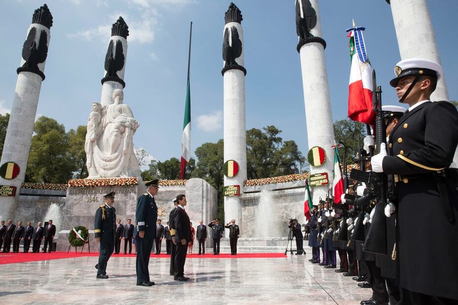 En el Altar a la Patria se rinde homenaje a la Gesta Heroica de los Niños Héroes. Foto: Juan Carlos Reyes / EL UNIVERSAL