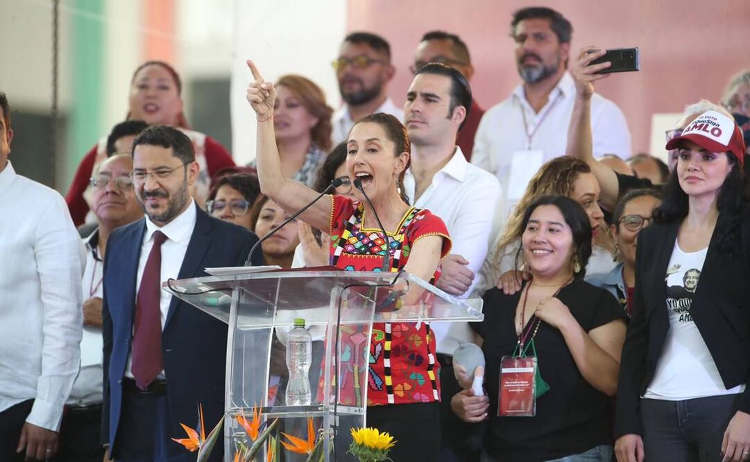 Sheinbaum encabezó el mitin en apoyo a la reforma eléctrica de AMLO en el Monumento a la Revolución/ Foto: Germán Espinosa. EL UNIVERSAL
