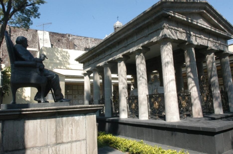 Actividades de Día de Muertos en el Panteón San Fernando