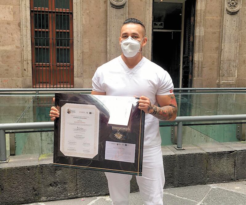 Israel Quiroz Guerra, enfermero del Hospital General de Mexicali, relató la ardua labor y jornadas extenuantes en el combate al Covid. PEDRO VILLA Y CAÑA. EL UNIVERSAL