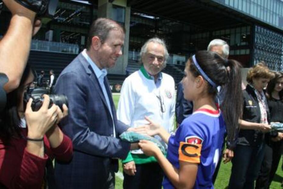Inauguran Academia de futbol femenil en el Estado de México
