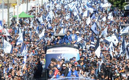 Miles de aficionados festejan campeonato de Rayados en Monterrey
