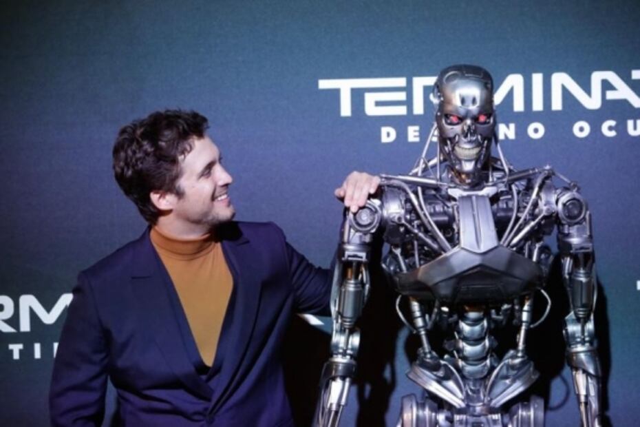 Desfilan en México protagonistas de la séptima película de Terminator 