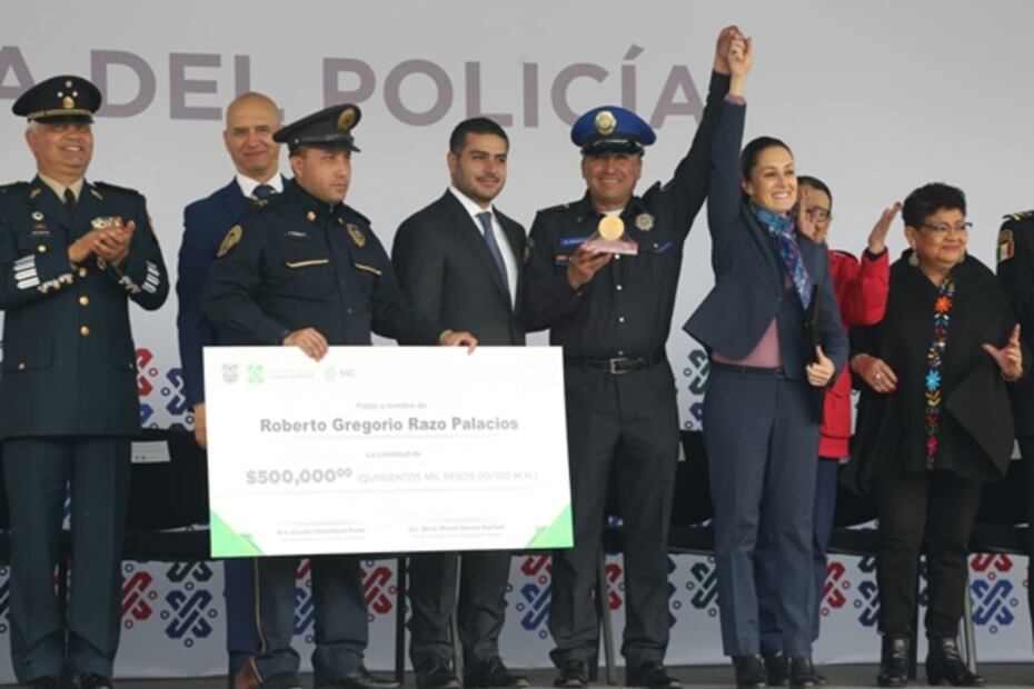 Reconocen labor de mil policías de la Ciudad de México