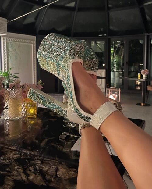 El sexy look de calaveras de Dua Lipa