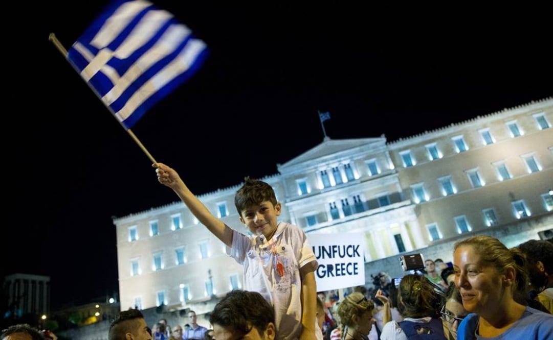 Con 100% de los votos contabilizados, los resultados mostraban que 61,31% de los votantes griegos optaron por rechazar las exigencias de más medidas de austeridad Foto: EFE