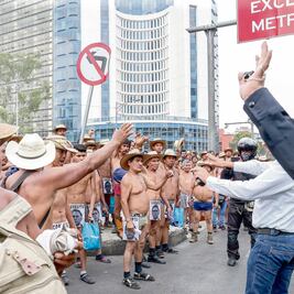 Se enfrentan los 400 pueblos y sindicalizados