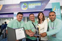 Reciben premio por Gestión de Residuos