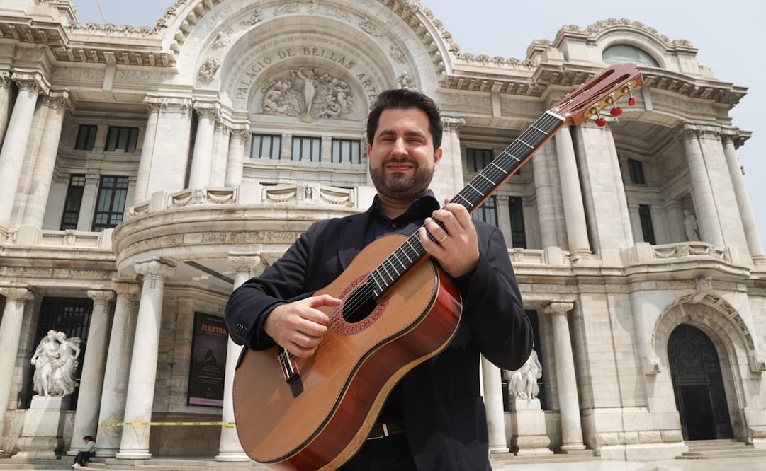 Rafael Aguirre quien interpretará el concierto de Aranjuez en el palacio de bellas artes el 3 y 5 de octubre. Foto: CARLOS MEJIA/EL UNIVERSAL.