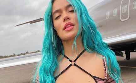 Karol G se despide de su cabellera azul: “una época que nunca olvidaré”