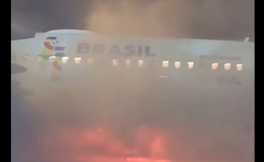 Latam dijo que el fuego se originó en "un equipamiento" de una empresa externa para carga de la aeronave, un Airbus A320. Imagen: Tomada de video