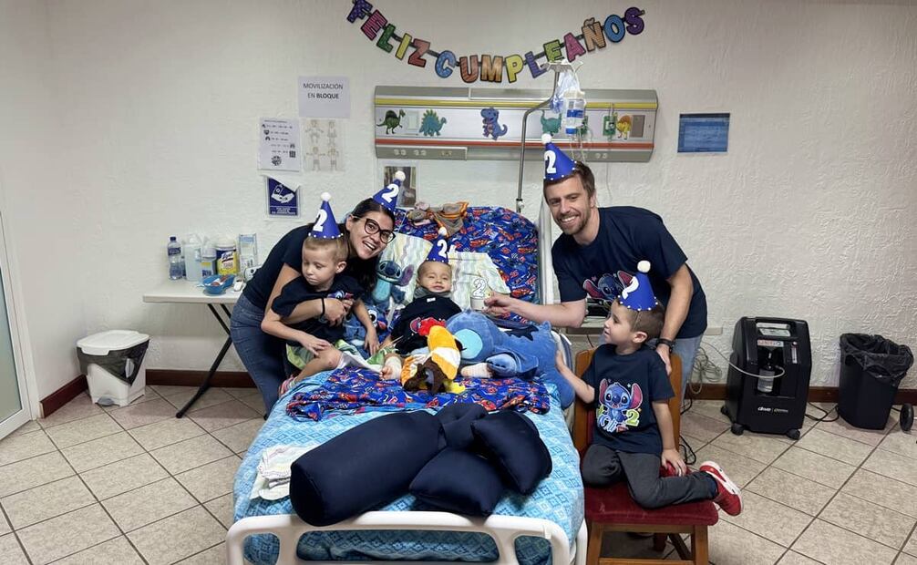 Oliver pasó su cumpleaños número 2 rodeado de su familia y en proceso de recuperación luego de su operación. Foto: Cortesía Familia Staub-García.