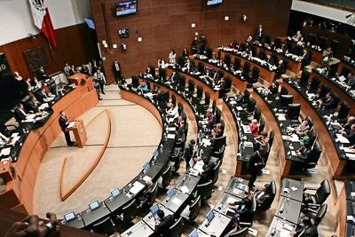 Evalúan trabajo de senadores; sólo 12, con calificación "satisfactoria" 