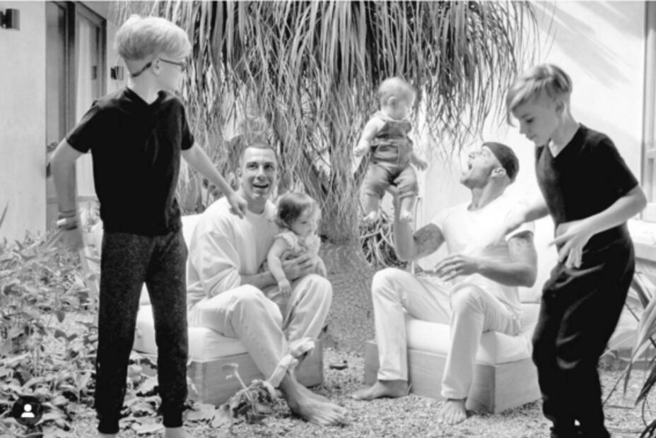 Tan France y otros famosos queer que son (o van a ser) padres