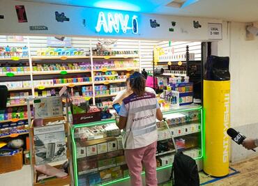 Clausuran comercio en operativo de vapeadores por el Día Mundial sin Tabaco en la calle Izazaga