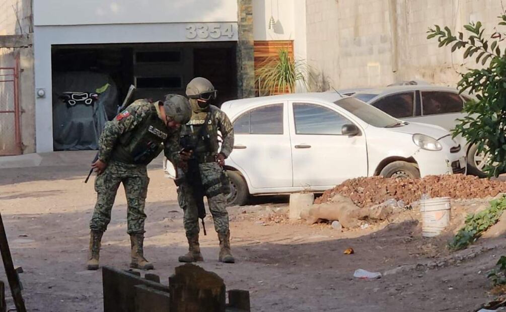 Elementos del ejército acuden al lugar donde fue reportado el asesinato de un hombre en Culiacán (14/06/2025). Foto: Especial