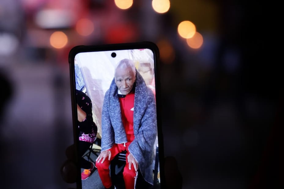 Don Salvador Cresencio, de 78 años, falleció la noche del 20 de noviembre, después de haber sido diagnosticado con cáncer de páncreas apenas una semana antes de ser desalojado de la casa en la que vivió 50 años. (Foto: Fernanda Rojas/ EL UNIVERSAL)