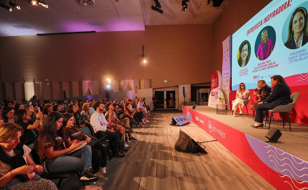 Carmen Correa, María Noel Vaeza y Gema Sacristán en Foro GLI 2023, organizado por PRO Mujer, entre el 17 y 19 de octubre en Medellín, Colombia. / Foto: Cortesía.