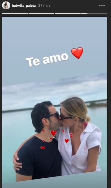 Ludwika Paleta luce curvas en bikini y rostro sin maquillaje 