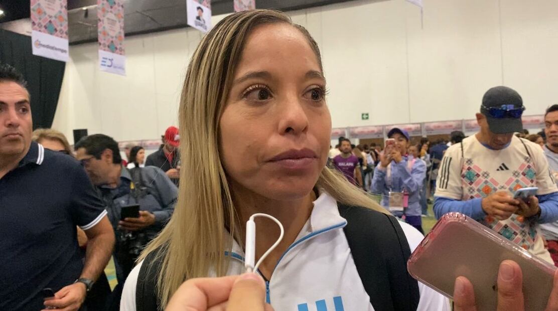 Citlali Moscote durante la Expo Medio Maratón - Foto: Especial