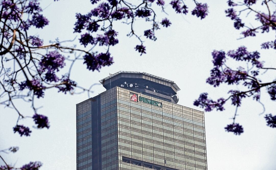 Rating agency Fitch downgraded Pemex’s credit rating in late January to one level above junk status - Photo: Daniel Becerril/EL UNIVERSAL